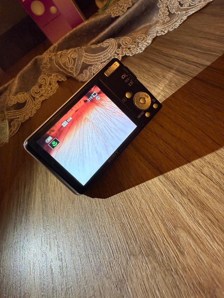 Sony Cyber-shot Dijital Fotoğraf Makinesi - Görsel 3