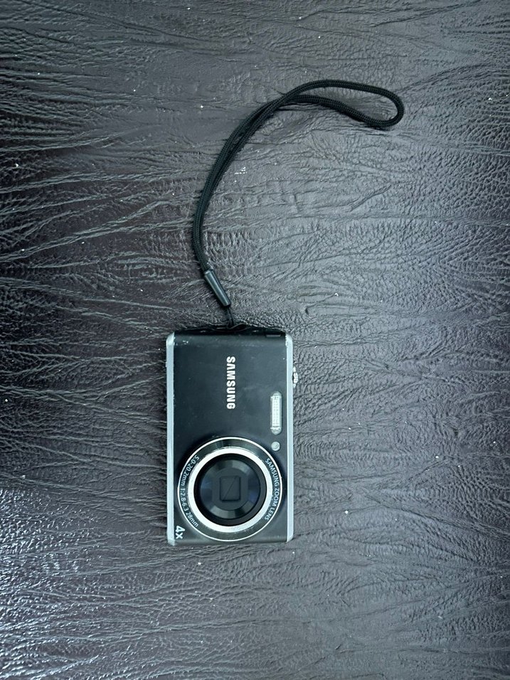 Siyah Samsung Dijital Kamera - Görsel 4