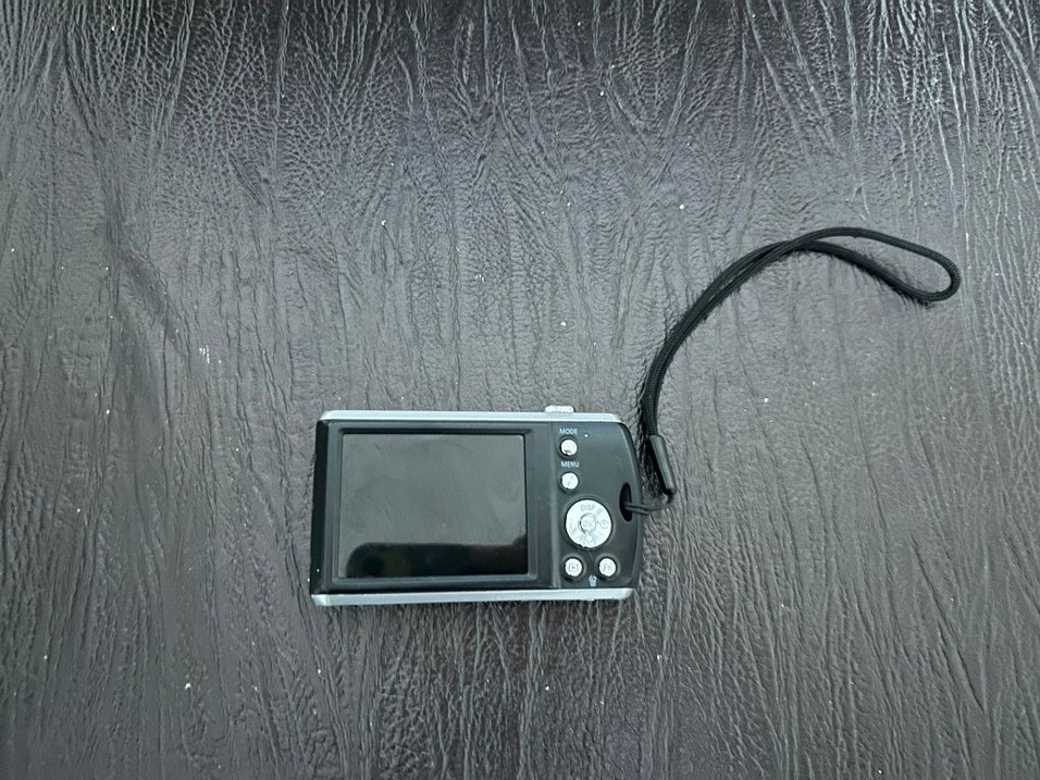 Siyah Samsung Dijital Kamera - Görsel 2