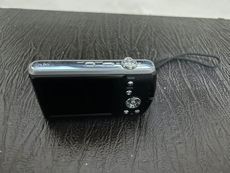 Siyah Samsung Dijital Kamera - Görsel 3