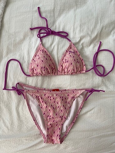 Pembe bikini