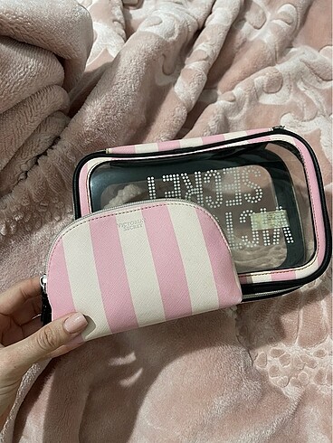 Victoria secret makyaj çantası