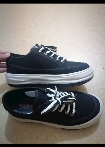 Siyah Elastik Bağcıklı Kadın Spor Ayakkabı - Görsel 2