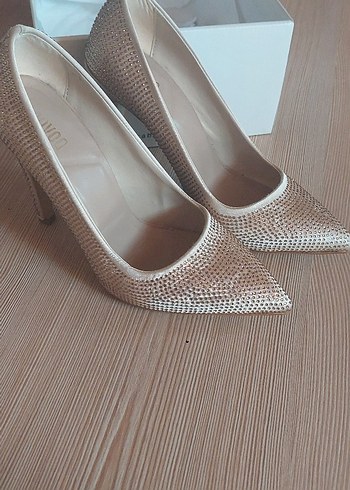 Bej saten Stiletto Abiye Ayakkabı