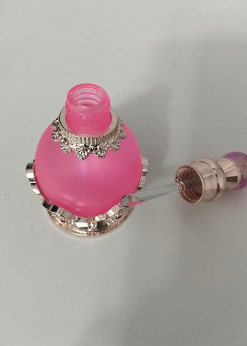 Pembe Süslemeli Kadın Parfüm Şişesi