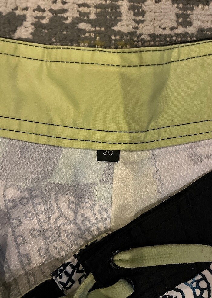 Quiksilver deniz şortu - Görsel 3