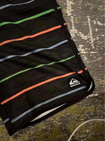 Quiksilver deniz şortu - Görsel 2