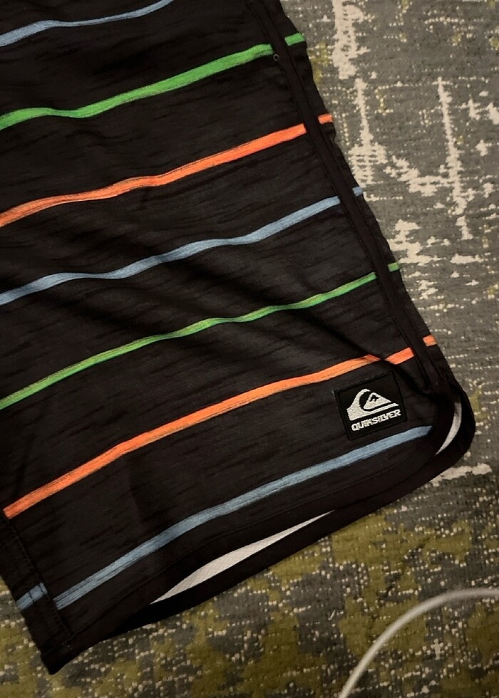 Quiksilver deniz şortu - Görsel 2