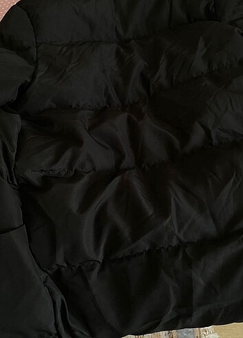 Siyah Şişme mont - Görsel 4