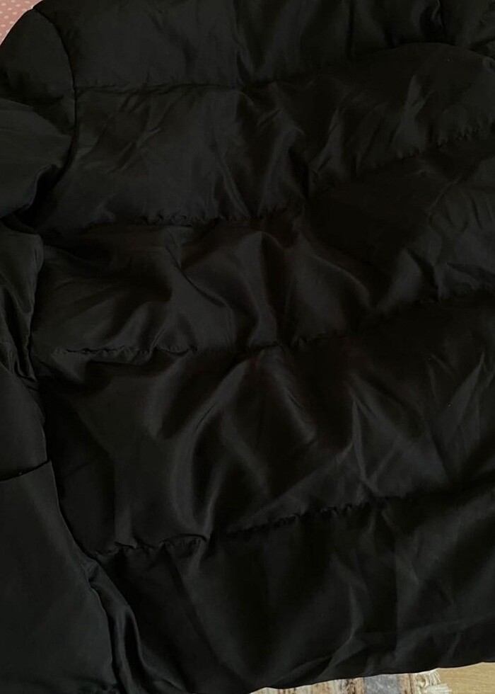 Siyah Şişme mont  - Görsel 4