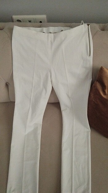 Beyaz beli lastikli pantolon