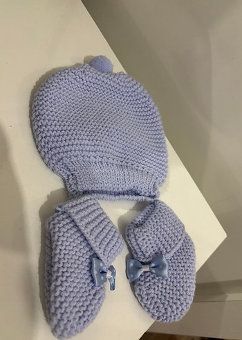 Mavi Örgü Bebek Şapka ve Patik Seti