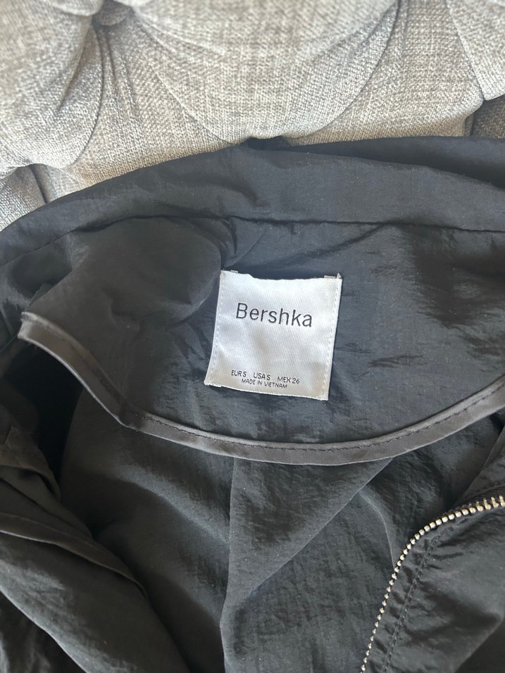 Bershka Kadın Rüzgarlık Siyah - Görsel 3