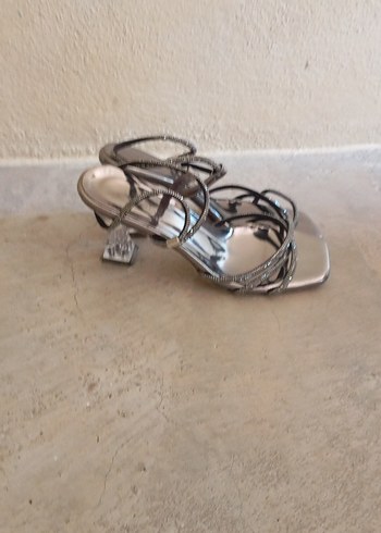 39 Beden gri Renk Gri Yılan Desenli Metal Topuklu Kadın Ayakkabı