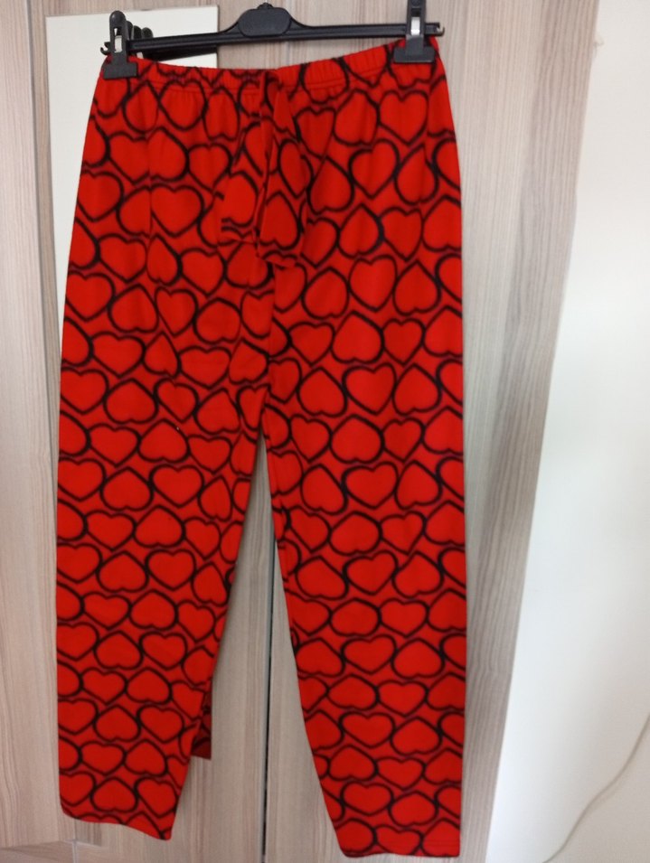 Kırmızı Kalp Desenli Pijama - Görsel 3