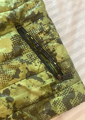 Erkek Çocuk Kamuflaj Desenli Kapüşonlu Yelek - Görsel 4