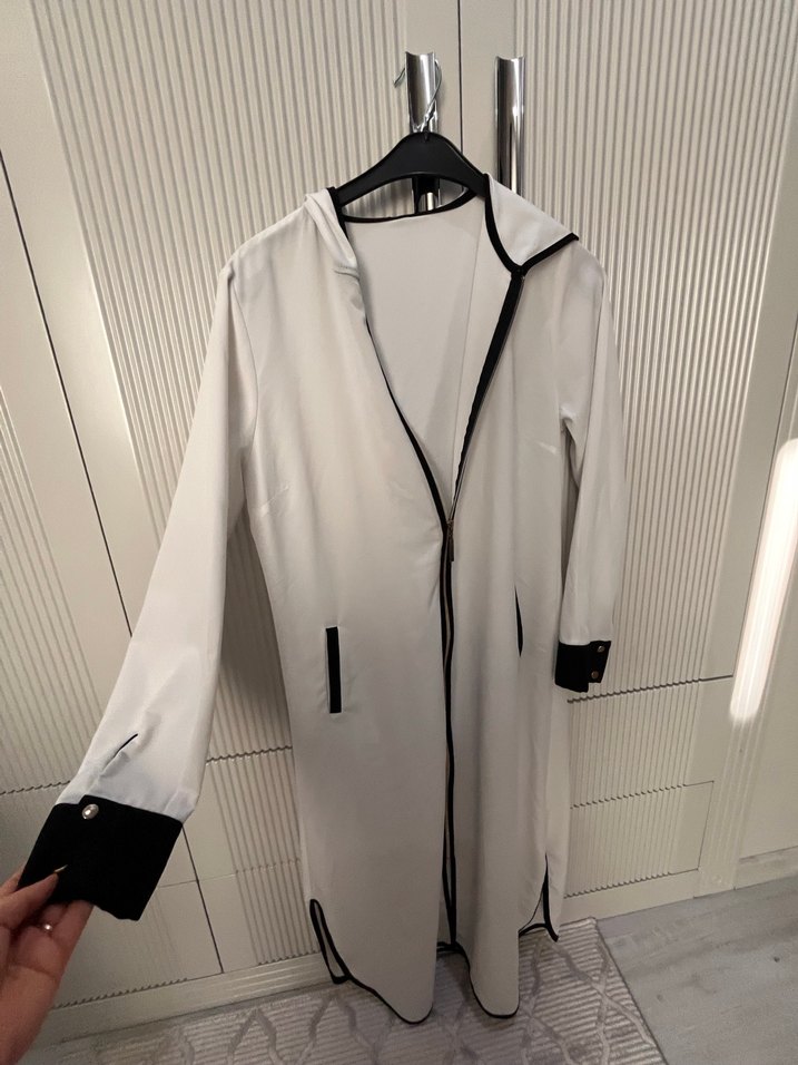 Gri Detaylı Beyaz  Ceketi - Görsel 2