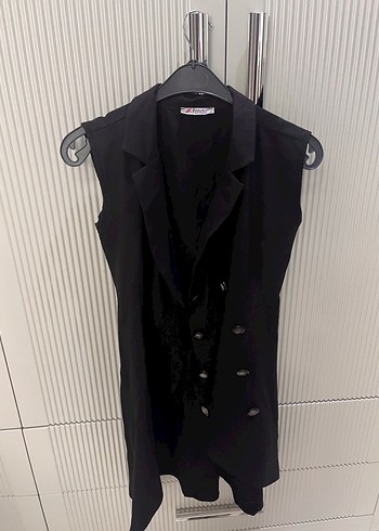 Kadın Siyah Düğmeli Kolsuz Uzun yelek - Görsel 2