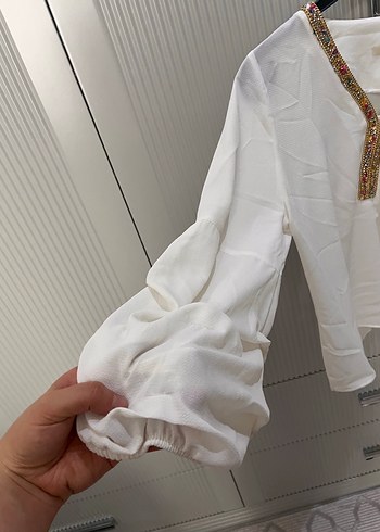 Nakışlı Beyaz Bohem V Yaka Kadın Bluz - Görsel 2