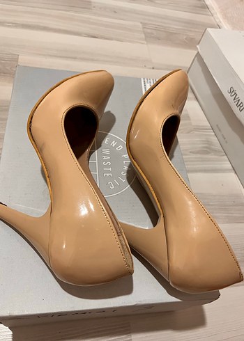 Bej Stiletto Topuklu Kadın Ayakkabı