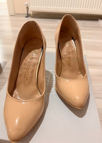 Bej Stiletto Topuklu Kadın Ayakkabı