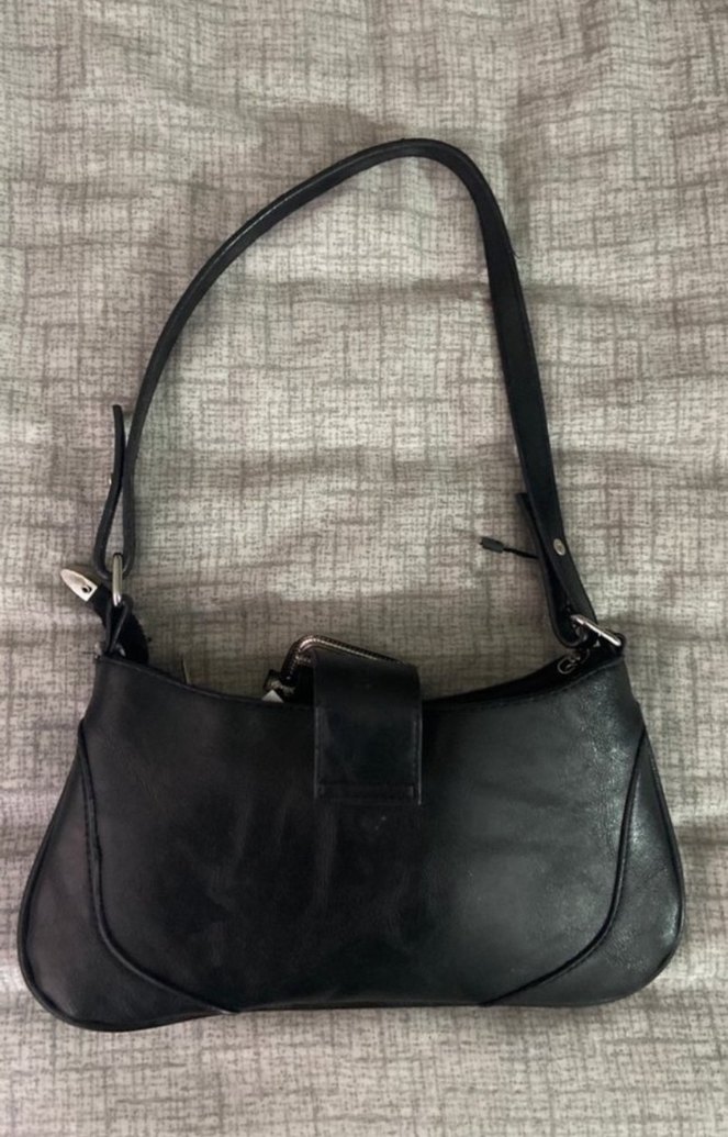Siyah Deri Tokalı Kadın Çantası - Görsel 2