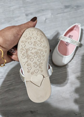 Beyaz Tokalı Kız Çocuk Babet sanbe - Görsel 4