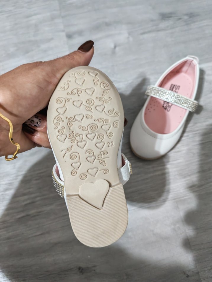 Beyaz Tokalı Kız Çocuk Babet sanbe - Görsel 4