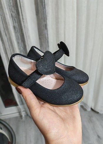 Kız Çocuk Siyah Kalp Tokalı Babet Ayakkabı - Görsel 2