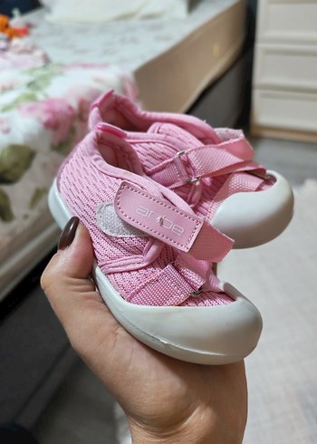 Kız Çocukları için Pembe Cırtlı Spor Ayakkabı - Görsel 2