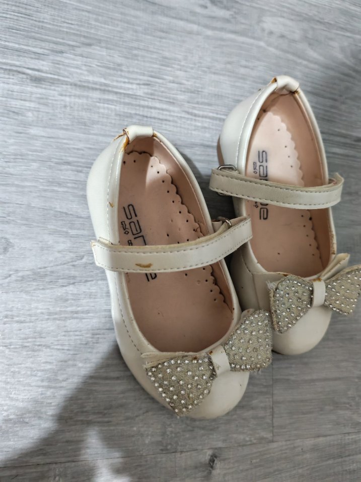 Kız Çocuk Beyaz Tokalı Babet Ayakkabı - Görsel 3