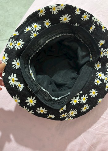 Siyah Papatya Desenli Kadın Şapka - Görsel 3