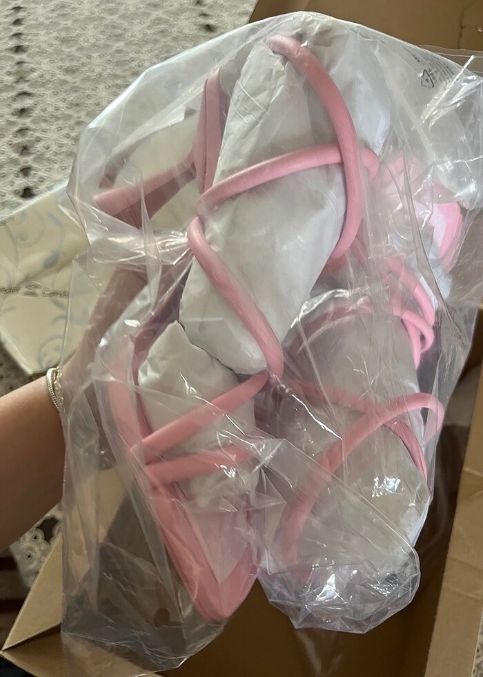 stradivarius pembe topuklu sandalet - Görsel 5