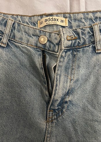 Mavi Düğmeli Midi Kadın Kot Şort - Görsel 2