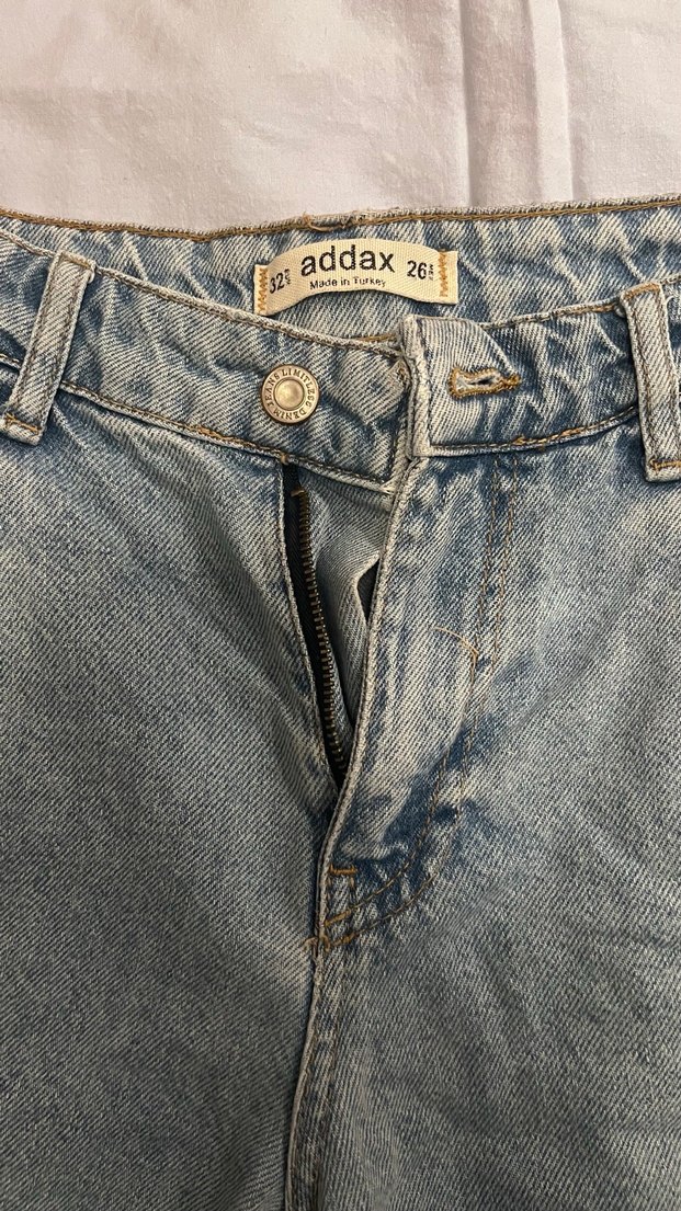 Mavi Düğmeli Midi Kadın Kot Şort - Görsel 2