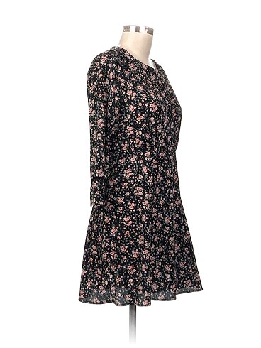 H&M H&M Kısa Elbise %70 İndirimli.