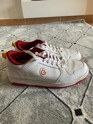 Galatasaraylı kinetix ayakkabı