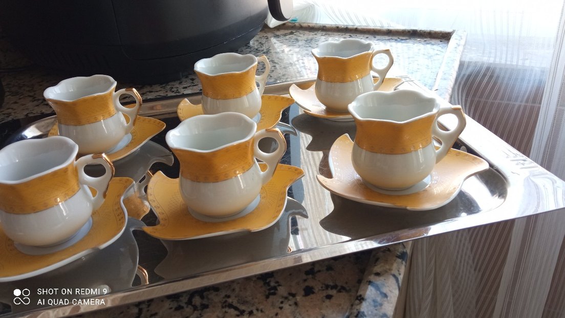 Sarı Kenarlı Porselen Fincan Takımı - Görsel 2