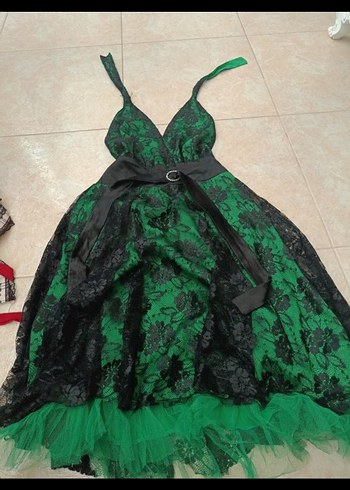 Siyah Dantel Detaylı Yeşil Gotik Uzun Abiye