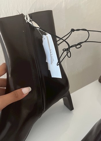 37 Beden Kare Burunlu, Tokalı Kahverengi Deri Stiletto Bot