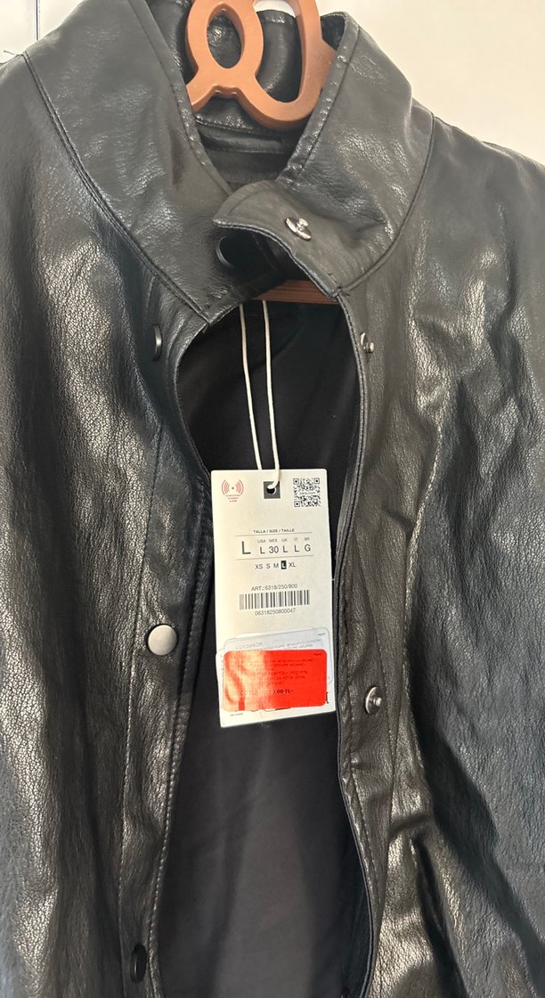 Düğmeli Siyah Deri Kadın Mont - Görsel 4