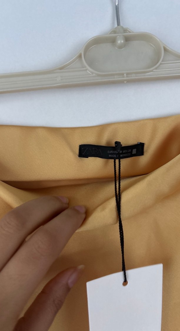 Sarı saten  Uzun Kadın Etek - Görsel 3