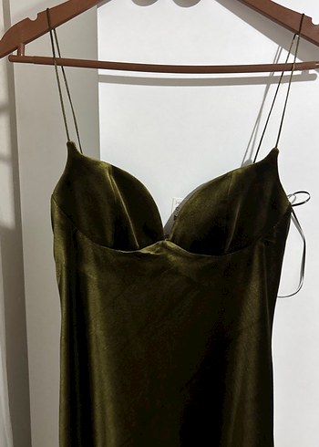 Parlak Haki V Yaka Uzun Kadın Elbise - Görsel 5