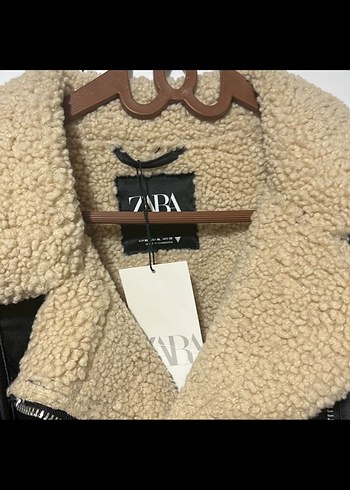 Kürk Detaylı Siyah Deri Ceket - Görsel 4