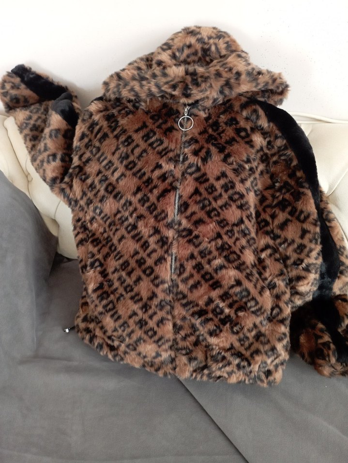 Kahverengi Leopar Desenli Kapüşonlu Kadın Peluş Ceket - Görsel 2