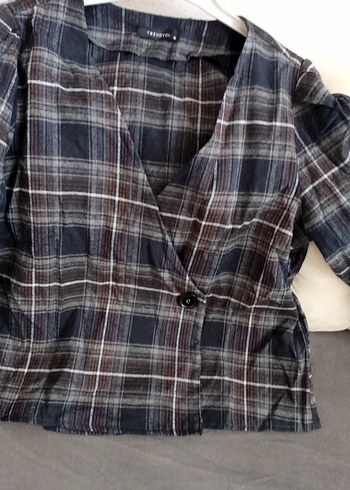 kışlık gömlek şeklinde mini yandan iç ve dış düğmeli ceket - Görsel 4