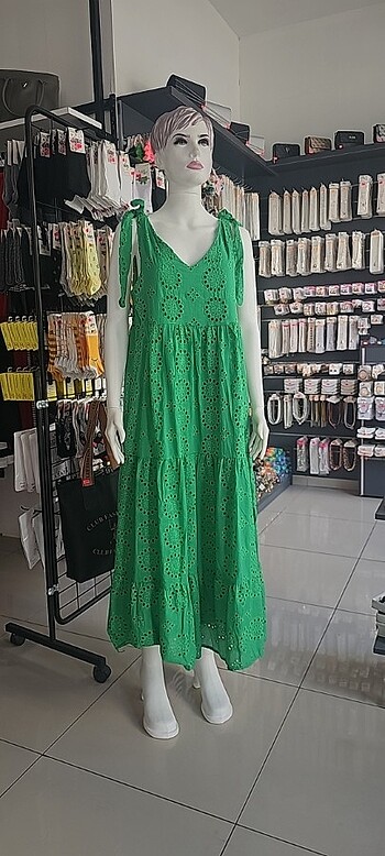 Yeşil dantel elbise