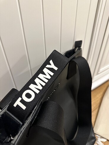Beden Tommy Hilfiger Kol Çantası