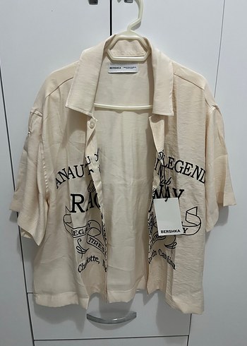 BERSHKA Bej Baskılı Kısa Kollu Keten Gömlek