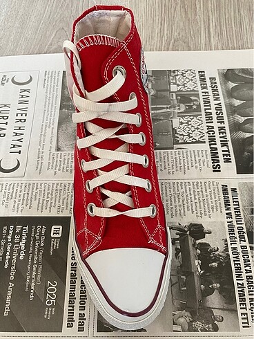 37 Beden kırmızı Renk Converse ayakkabı 37 numara